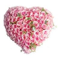 Online Anniversary Cakes in India comprising Pink Roses Heart 100 Flowers in India