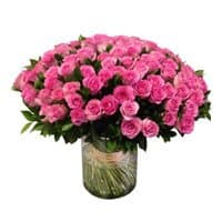 Diwali Flowers to India. Send Pink Roses in Vase 100 Flowers to India Online