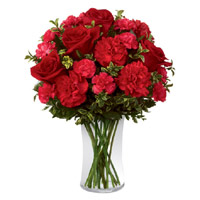 Online Diwali Flowers in Mumbai. Red Roses with Red Carnations in Vase 20 Flowers in India